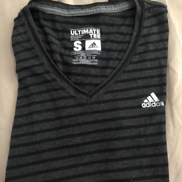 Adidas shirt women size small - Picture 2 of 3